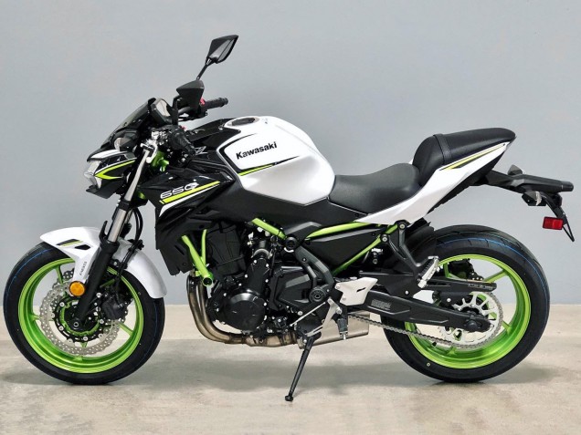 Carenados Moto Kawasaki Ninja Z650 2020-2023 - Blanco Negro Verde