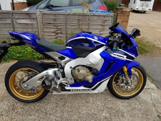 Carenados Moto Honda CBR1000RR 2017-2024 - Blanco Azul