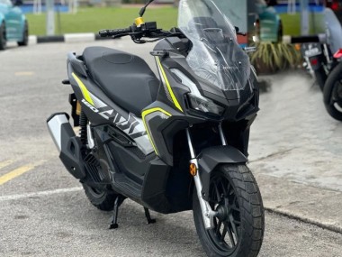 Carenados Moto Honda ADV160 2022-2024 - Plata Amarillo Negro Mate